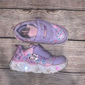 Purple and pink Sketchers tennis shoes size 9